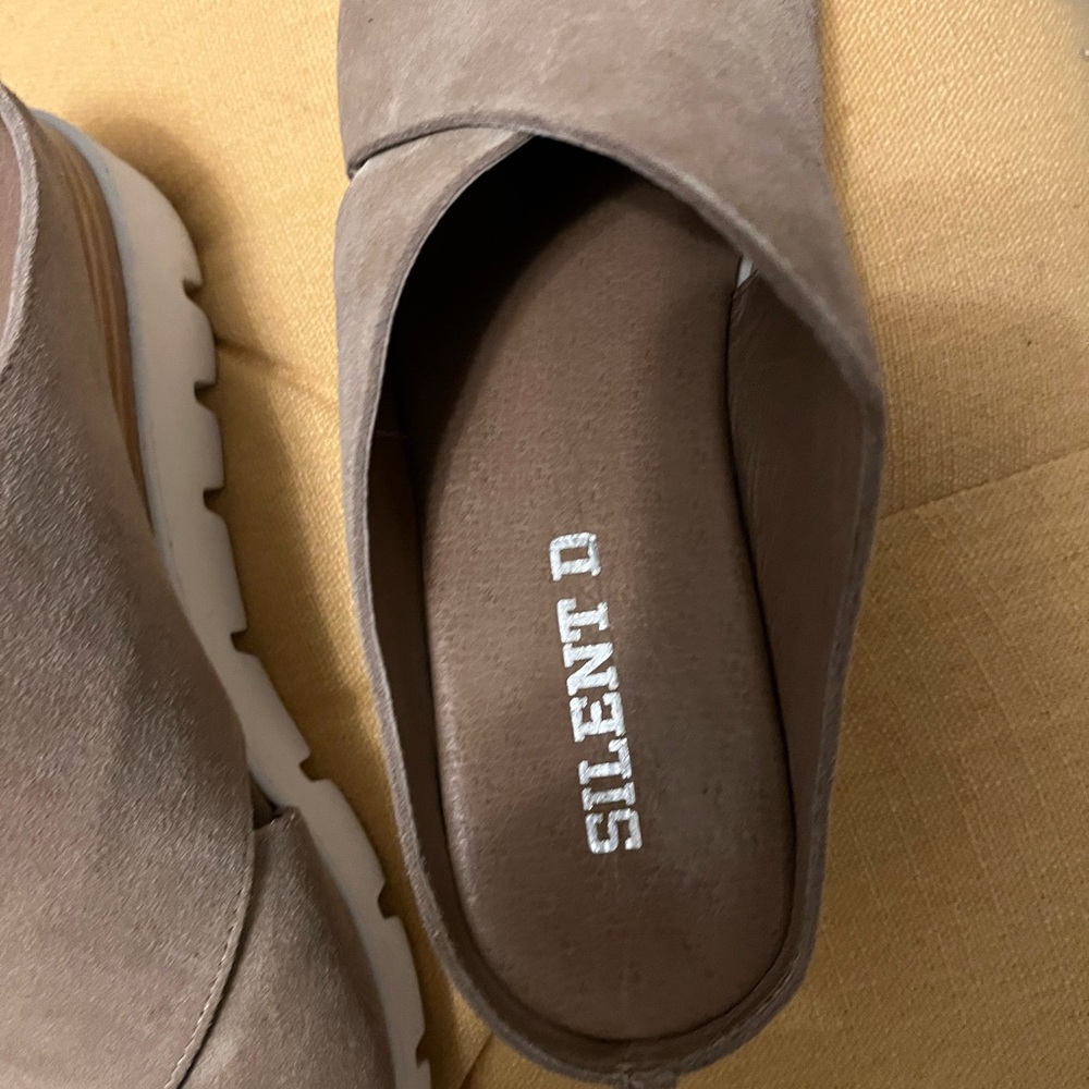 Silent D Racket Sandals. Tan Suede. Size 38 Gentl… - image 3